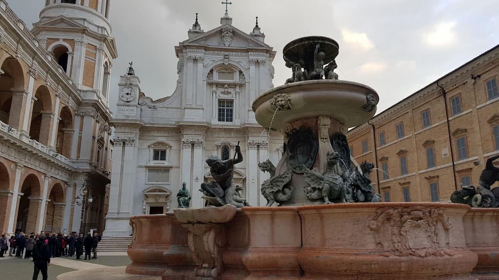 Fontana Maggiore a Loreto