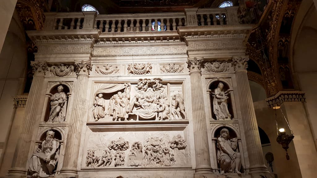 Santa Casa nella Basilica di Loreto