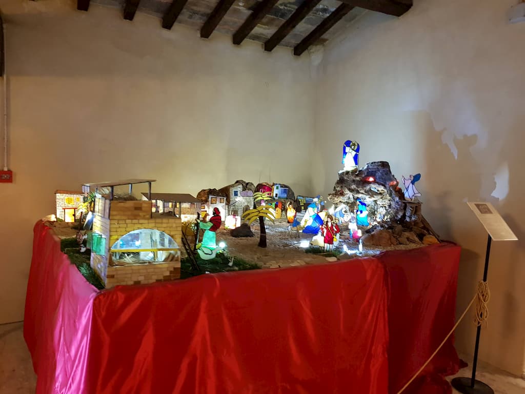 Stanza del Presepe all'interno dei camminamenti di ronda di Loreto