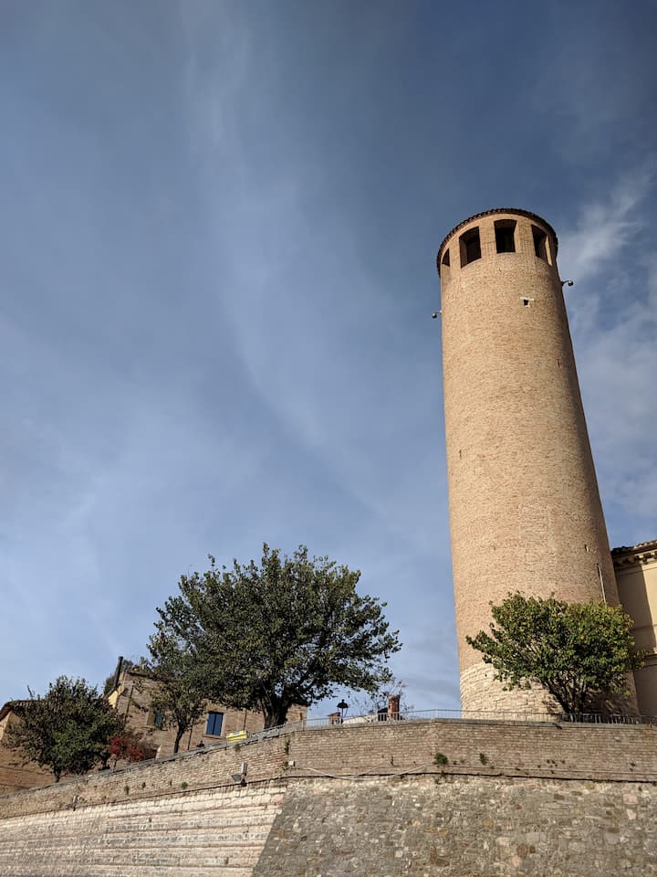 La torre rotonda di Belisario di Cerreto d'Esi