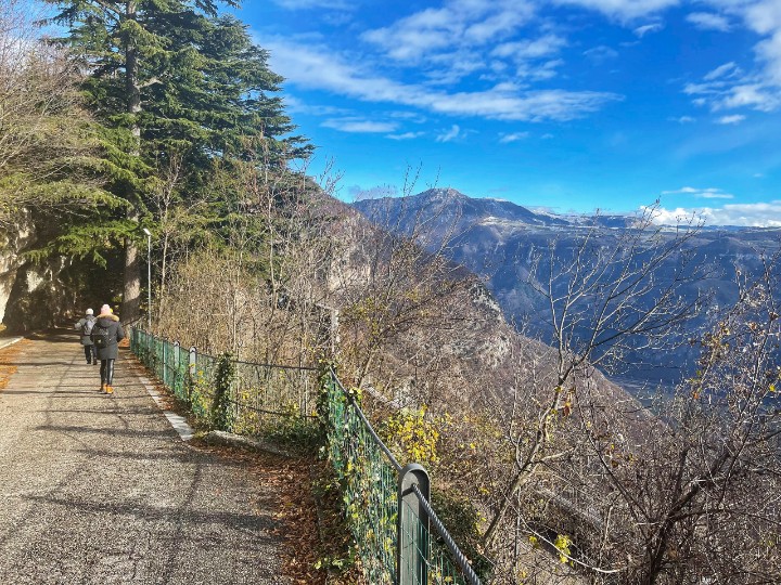Sentiero del Santuario della Madonna della Corona
