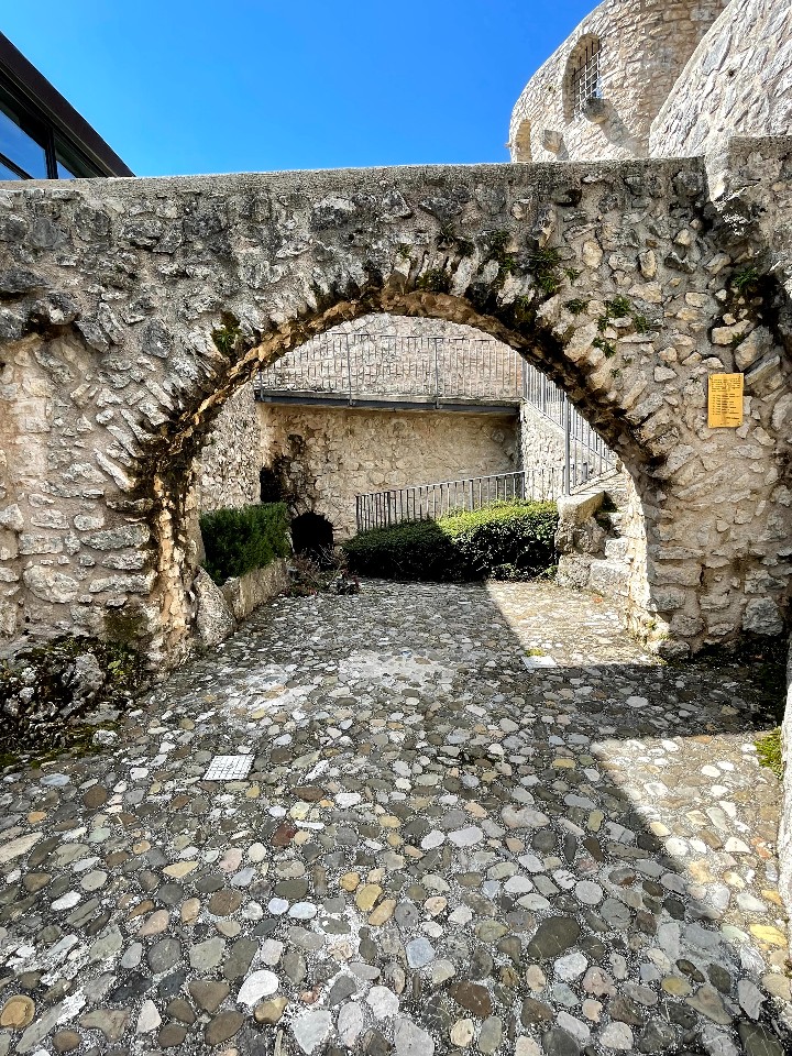 Il castello di Barrea
