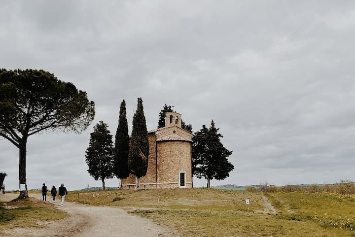 Sentiero per la Cappella della Madonna della Vitaleta
