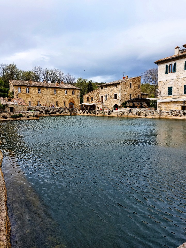 Bagno Vignoni vasca medievale