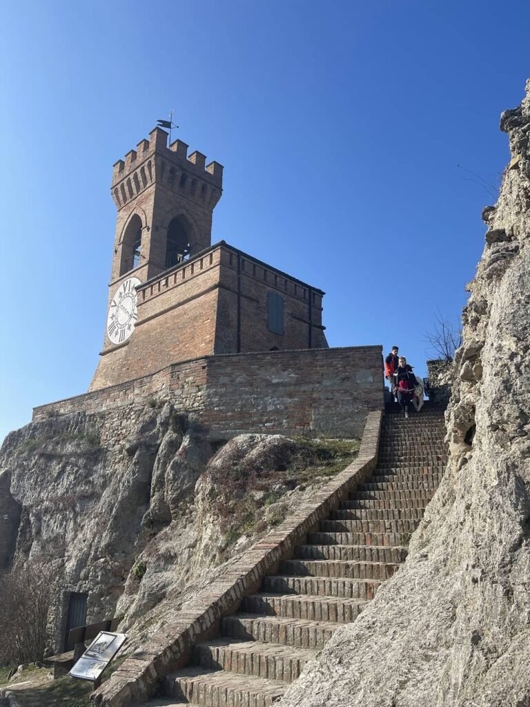 torre dell'orologio scalinata