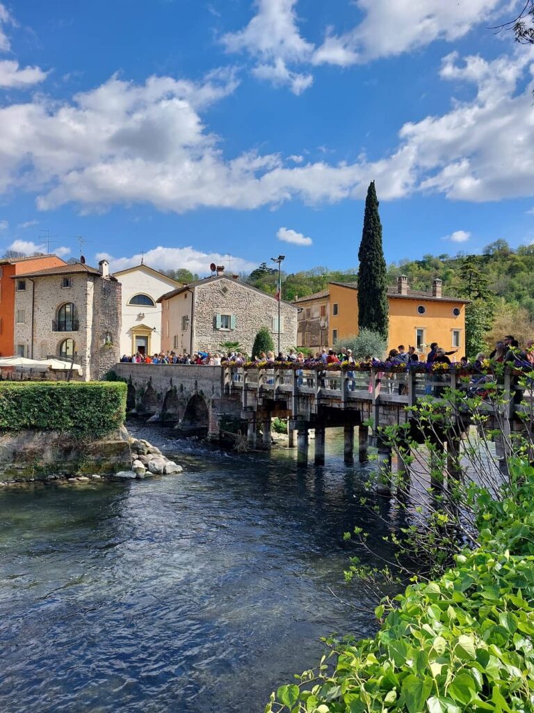 scorcio sul ponte di legno