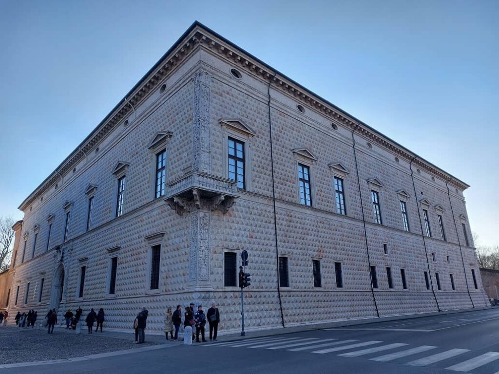 palazzo dei diamanti di ferrara