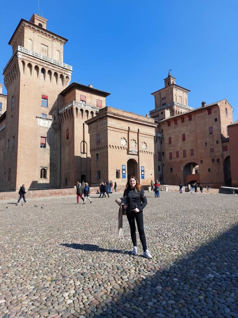 piazza del castello a ferrara