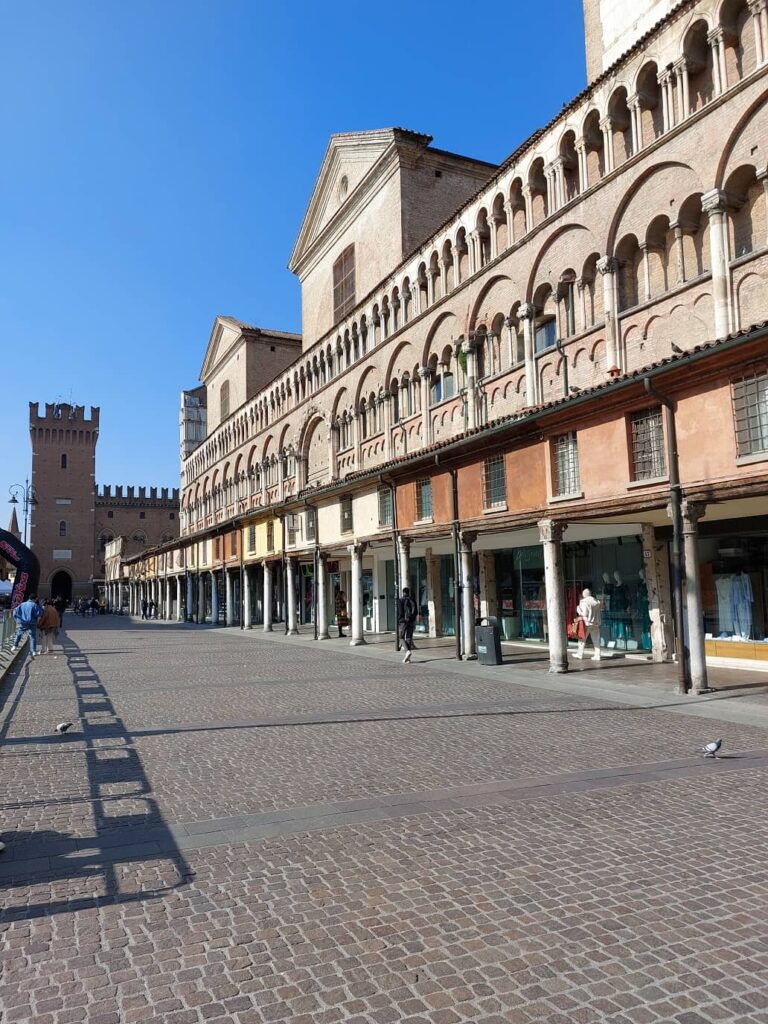 piazza trento e trieste di ferrara