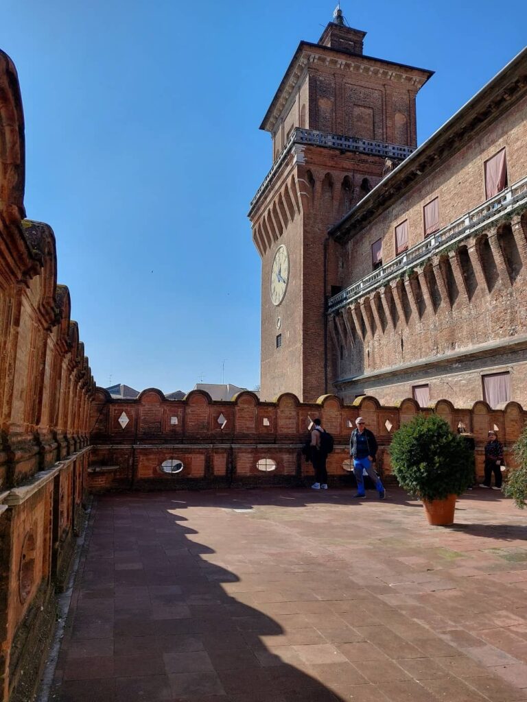 piazzale torre dei leoni
