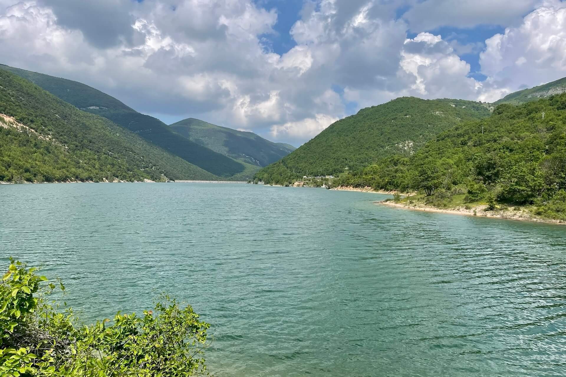 lago di fiastra marche