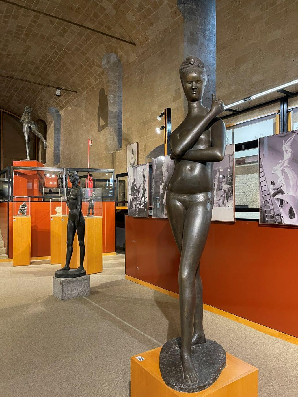 collezione statue nel museo emilio greco