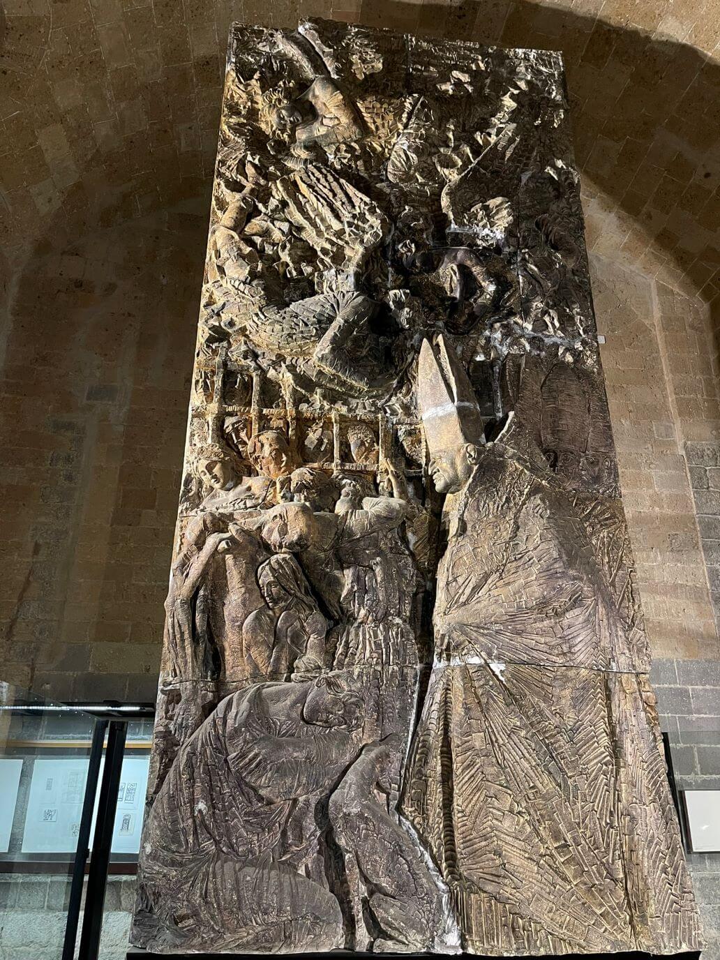porta nel museo emilio greco