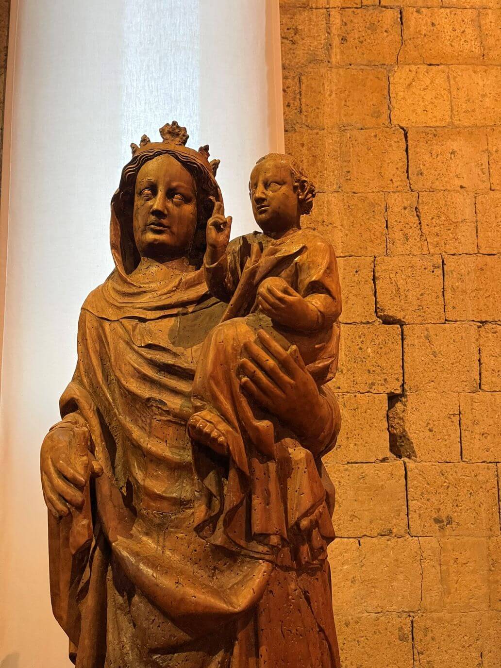statua nel palazzo dei papi