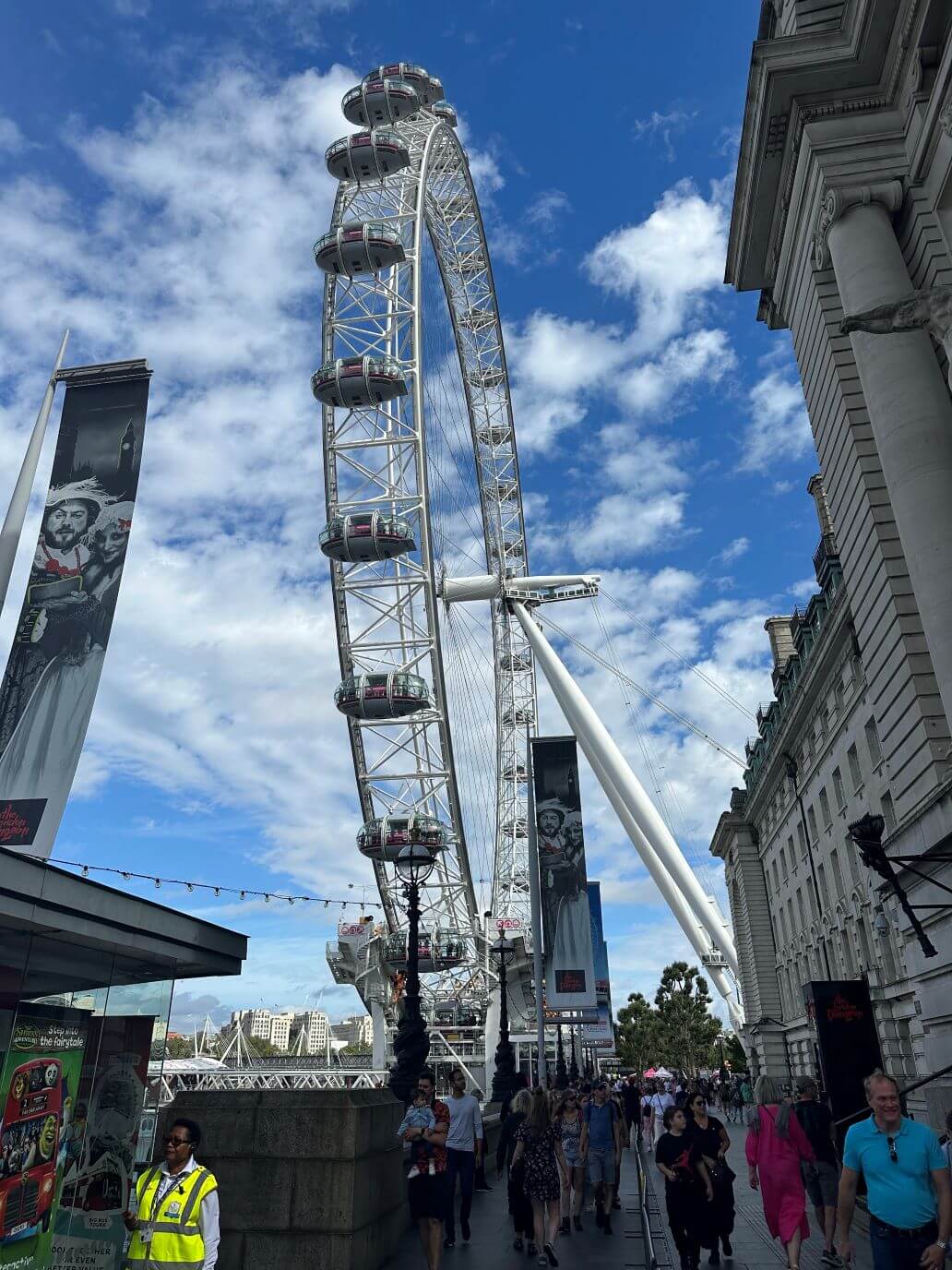 area di accesso alla ruota panoramica di londra