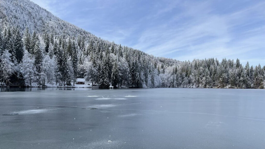laghi di fusine in inverno