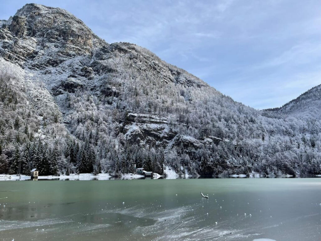 il lago ghiacciato
