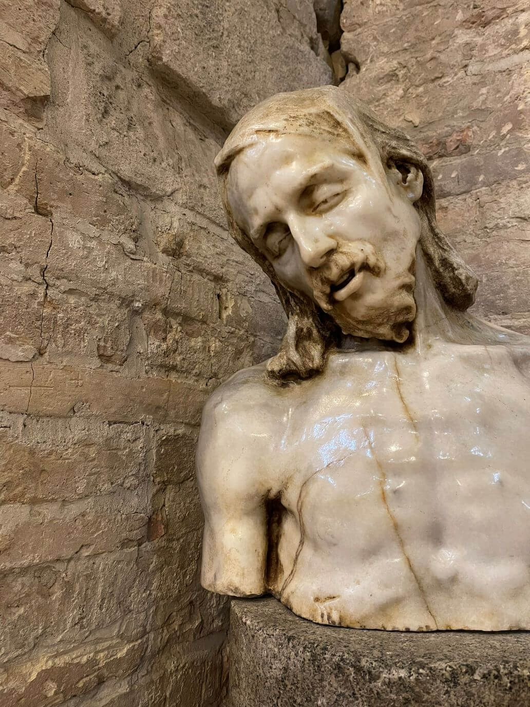mezzo busto di gesù nella basilica di santa maria assunta
