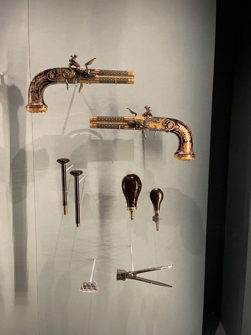 una esposizione a the queen's gallery