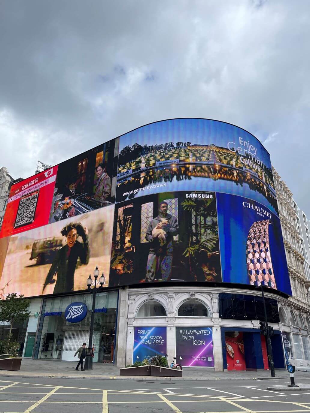i ledwall pubblicitari di piccadilly circus a londra