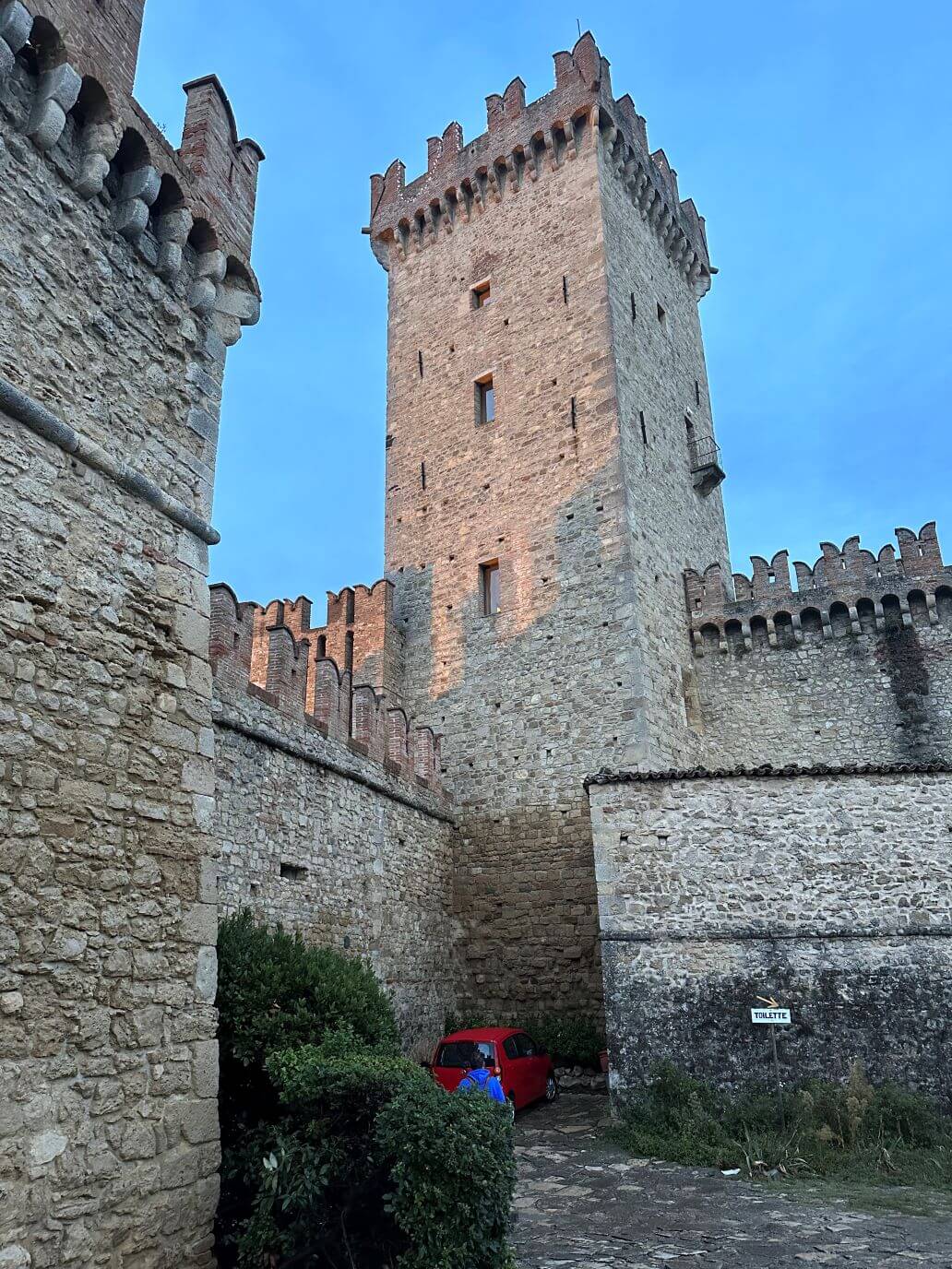 mura merlate del castello