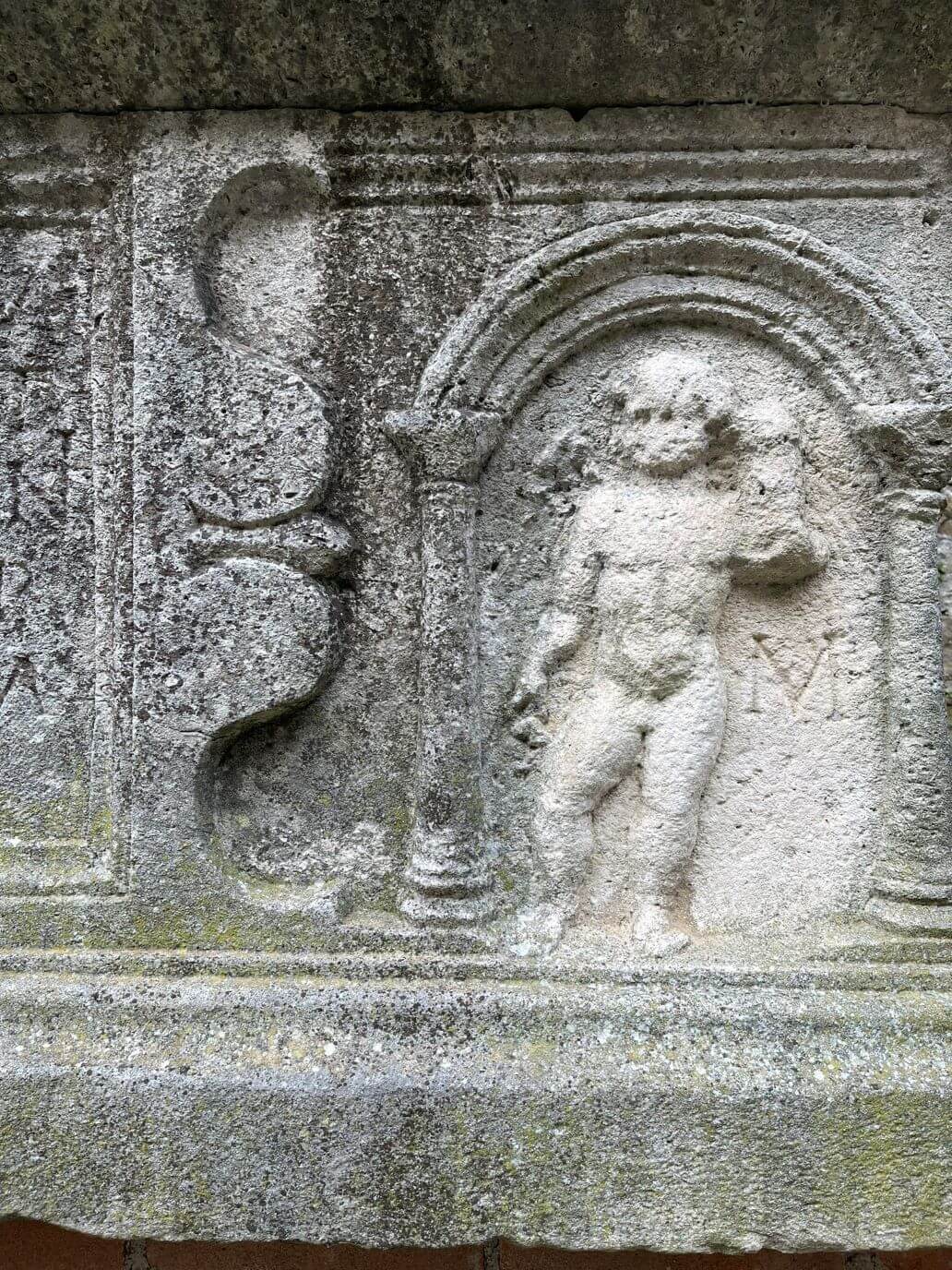 rilievo sarcofago battistero