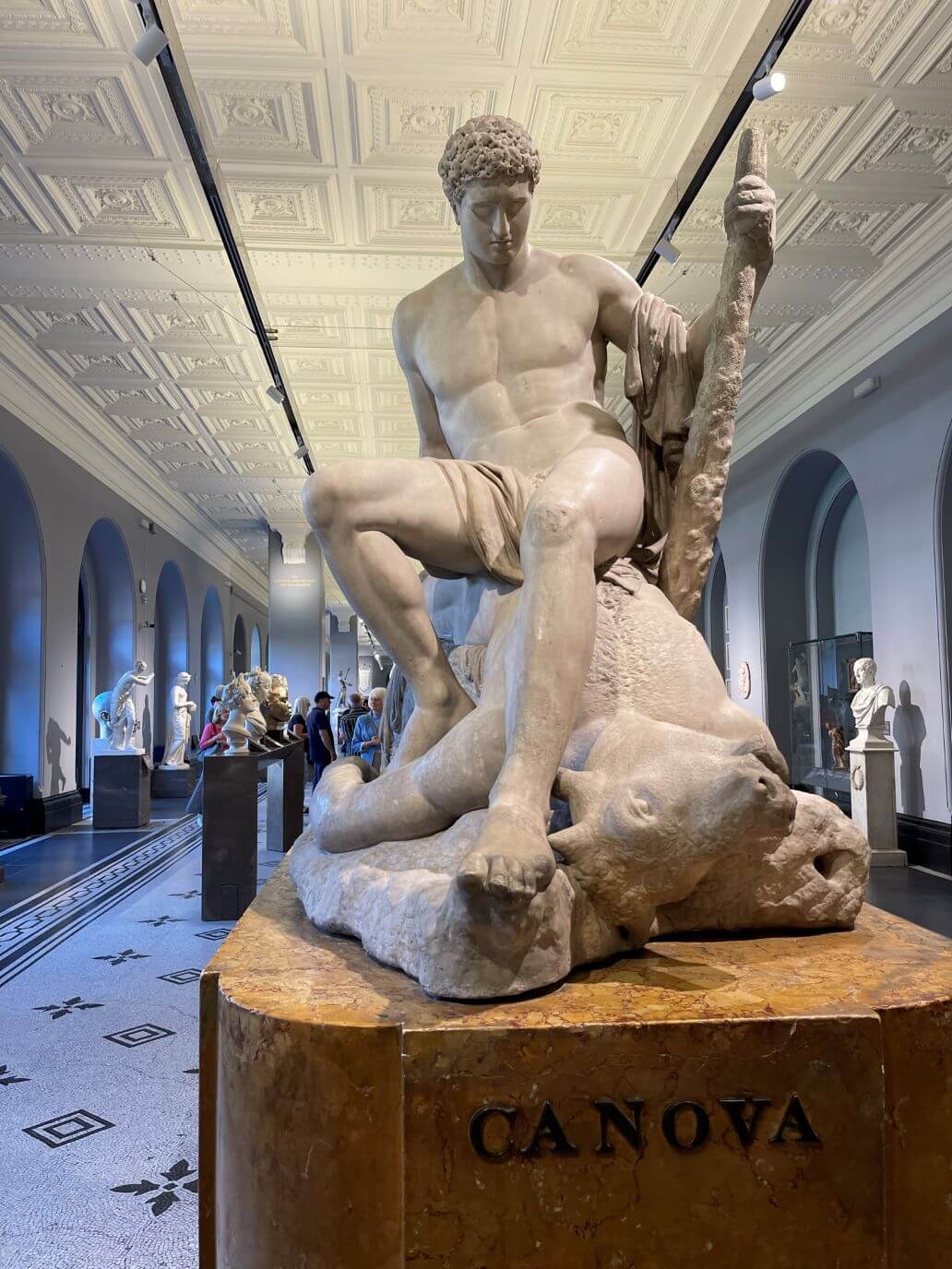 la statua di canova al victoria and albert museum