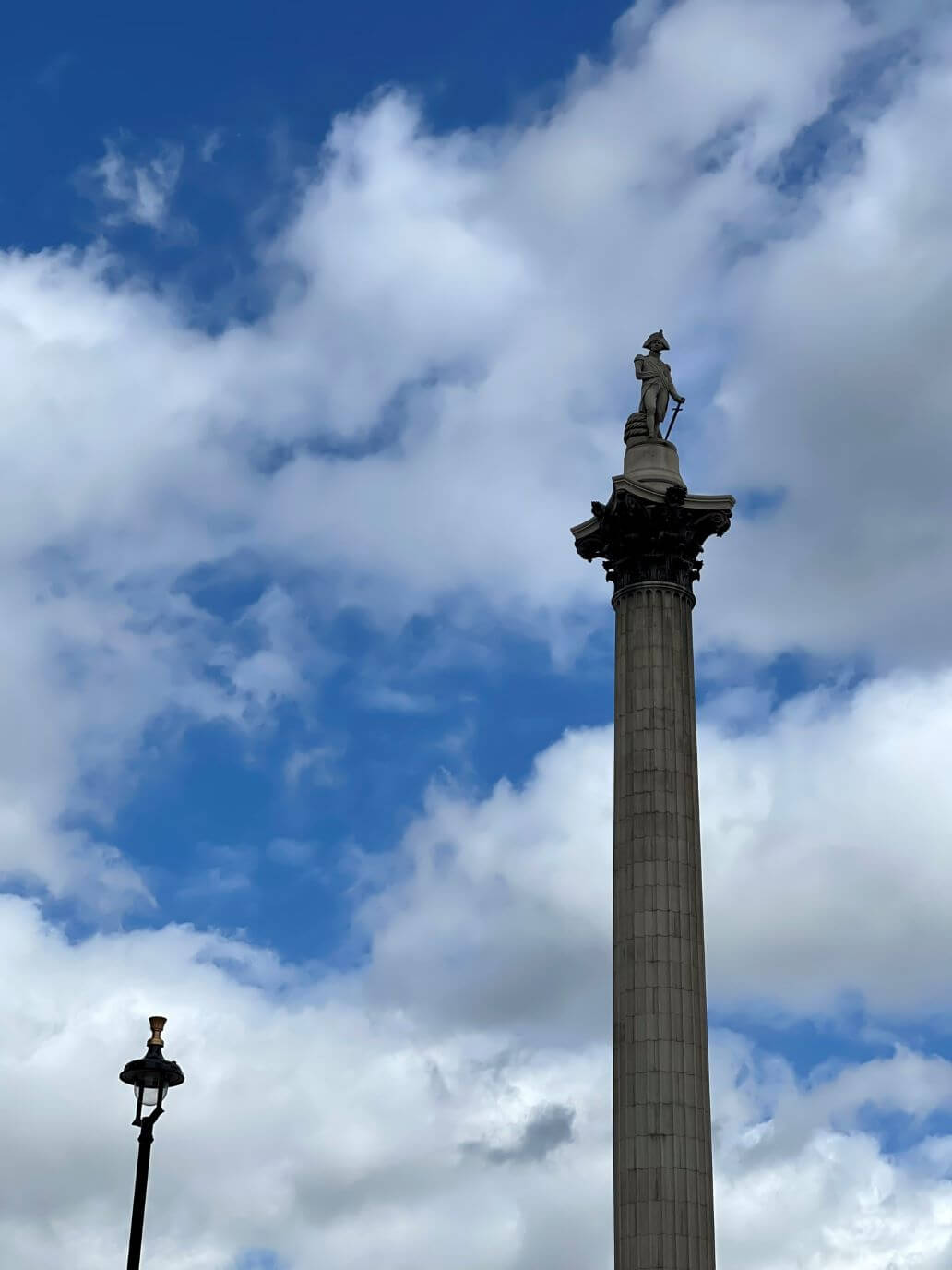 la colonna in onore all'ammiraglio nelson a trafalgar square