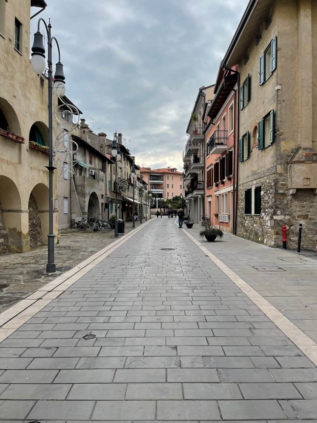 la via pedonale in centro