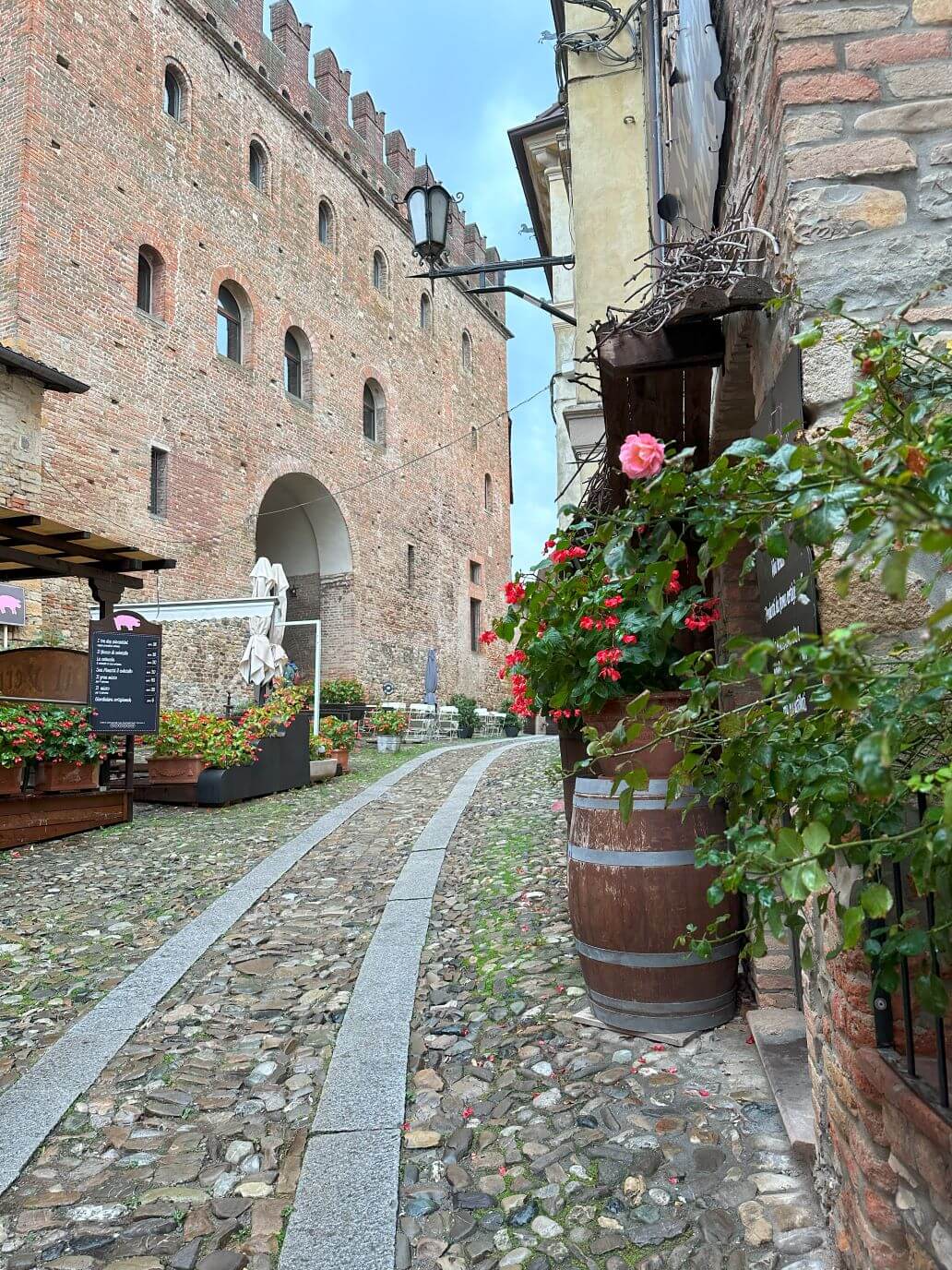 nei pressi di piazza del comune