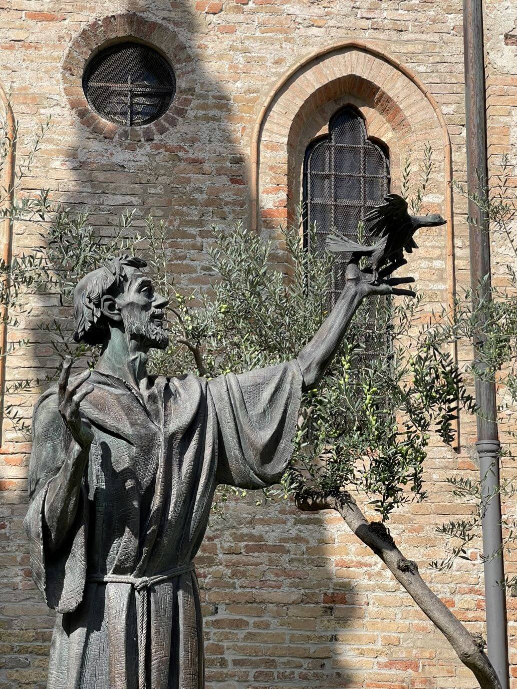 statua di san francesco d'assisi