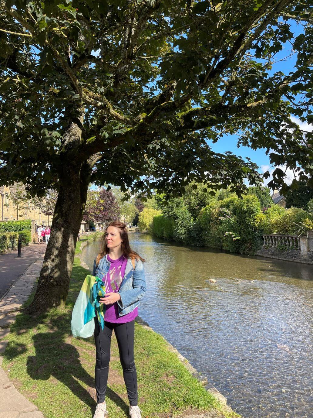 chiara di viaggi e ritratti a bourton-on-the-water