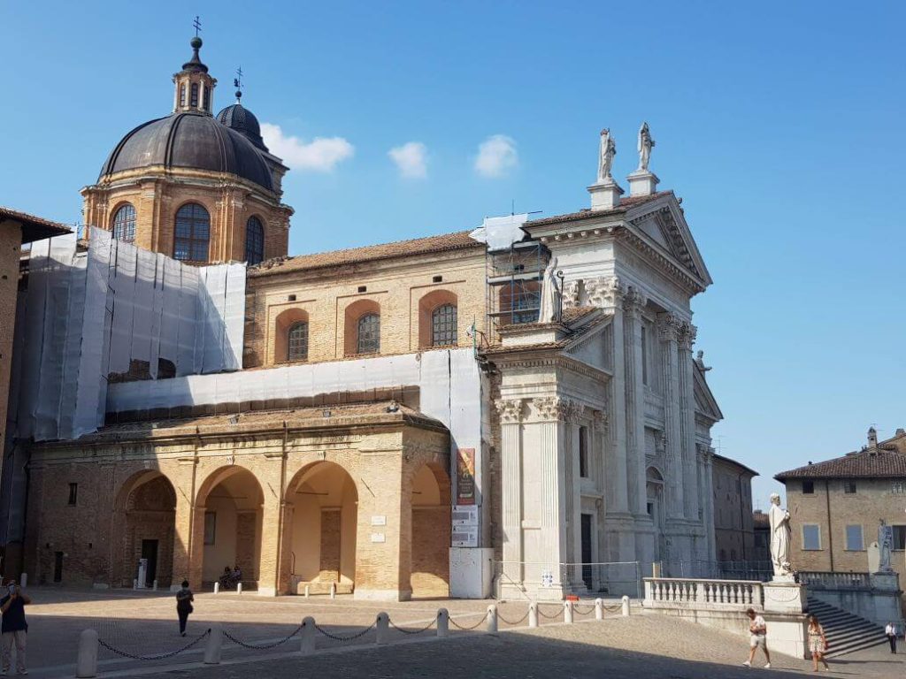 cattedrale di urbino in ristrutturazione