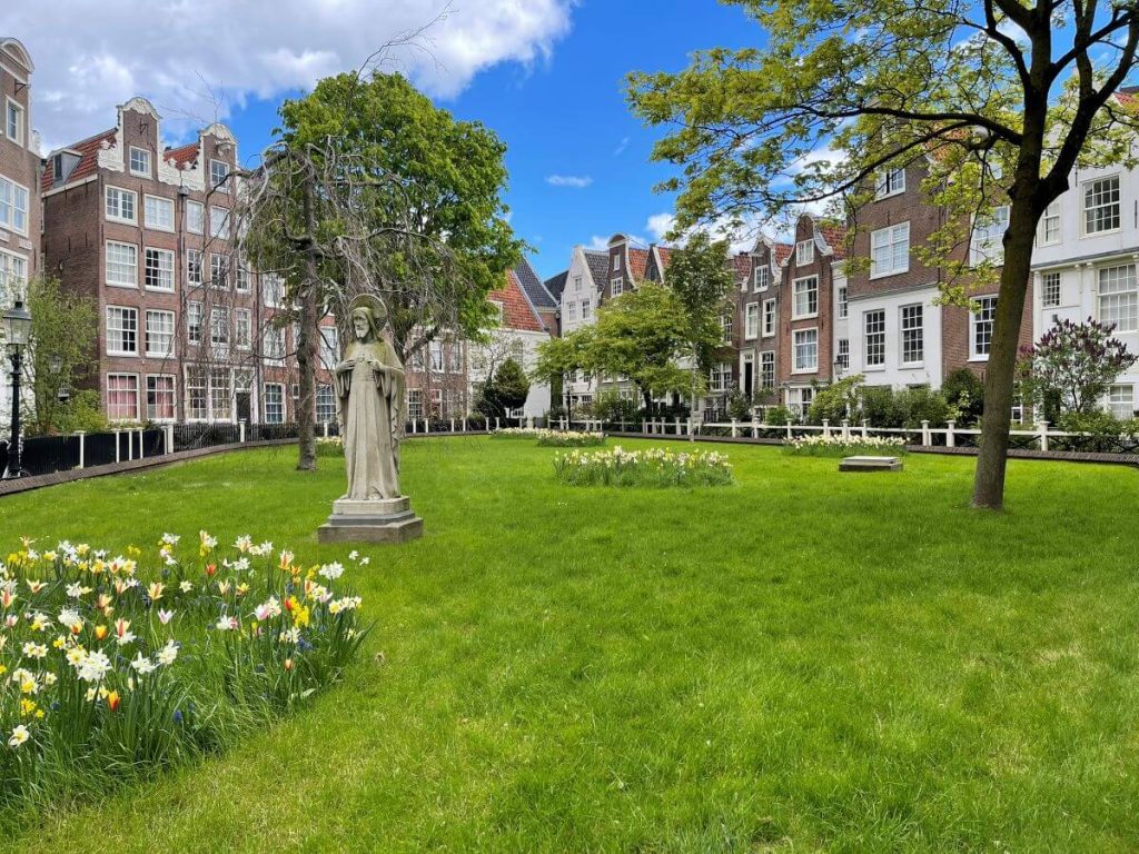 cortile delle beghine di amsterdam