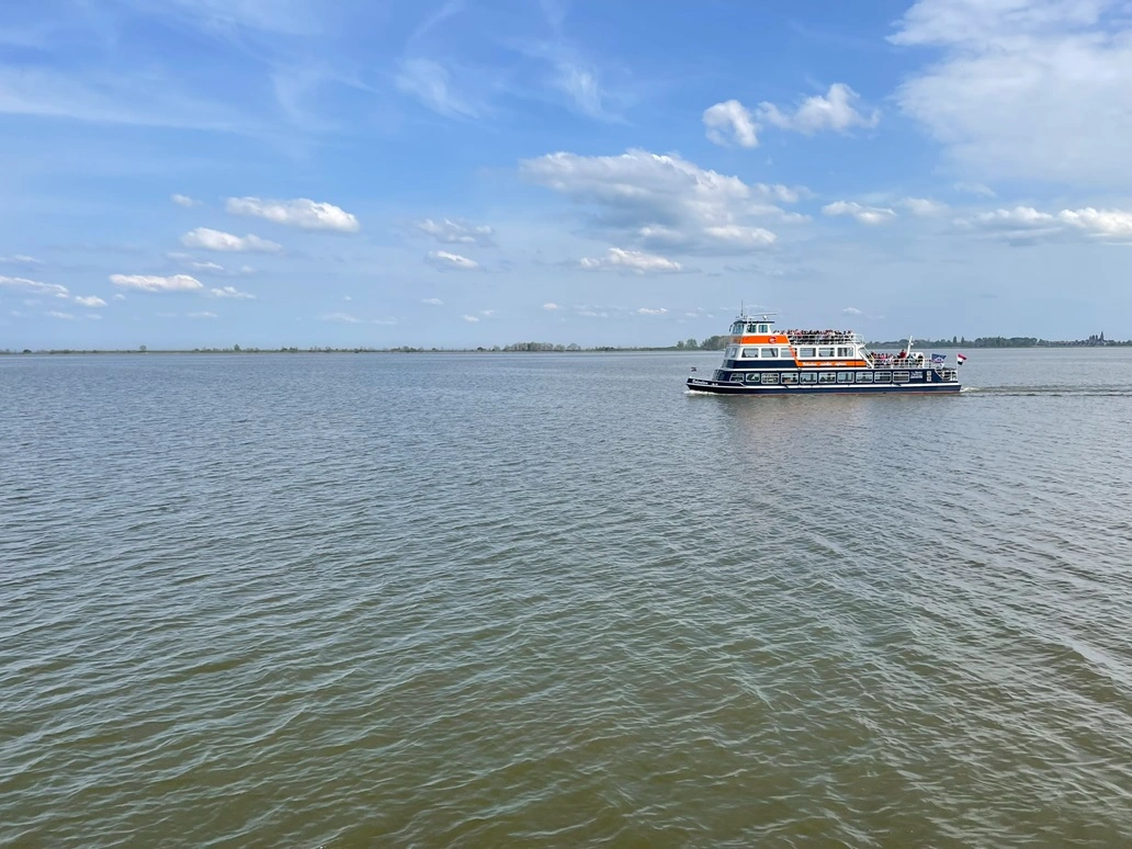 traghetto da volendam a marken