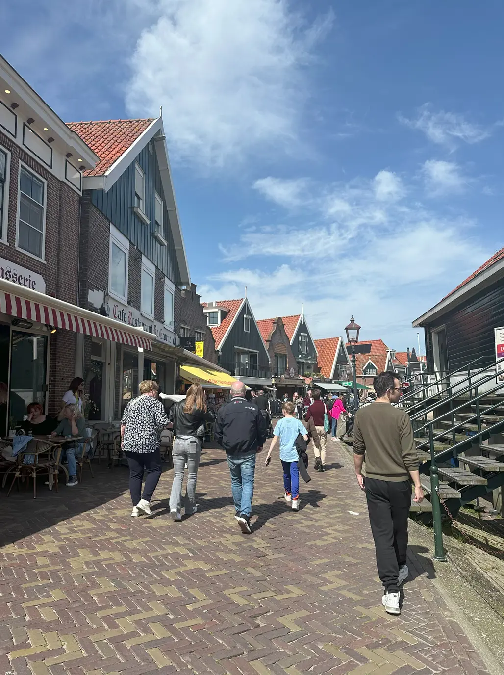 passeggiata lungo il porticciolo di volendam