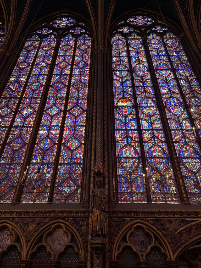 dettagli delle vetrate di sainte-chapelle
