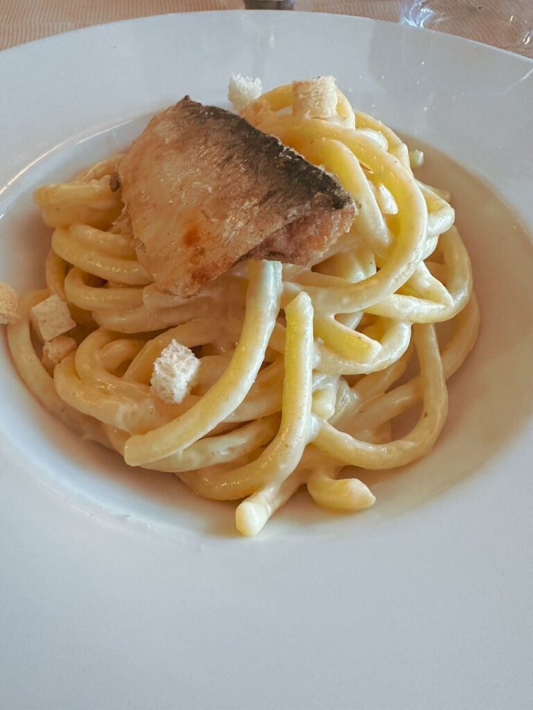 bigoli con salsa di sarda