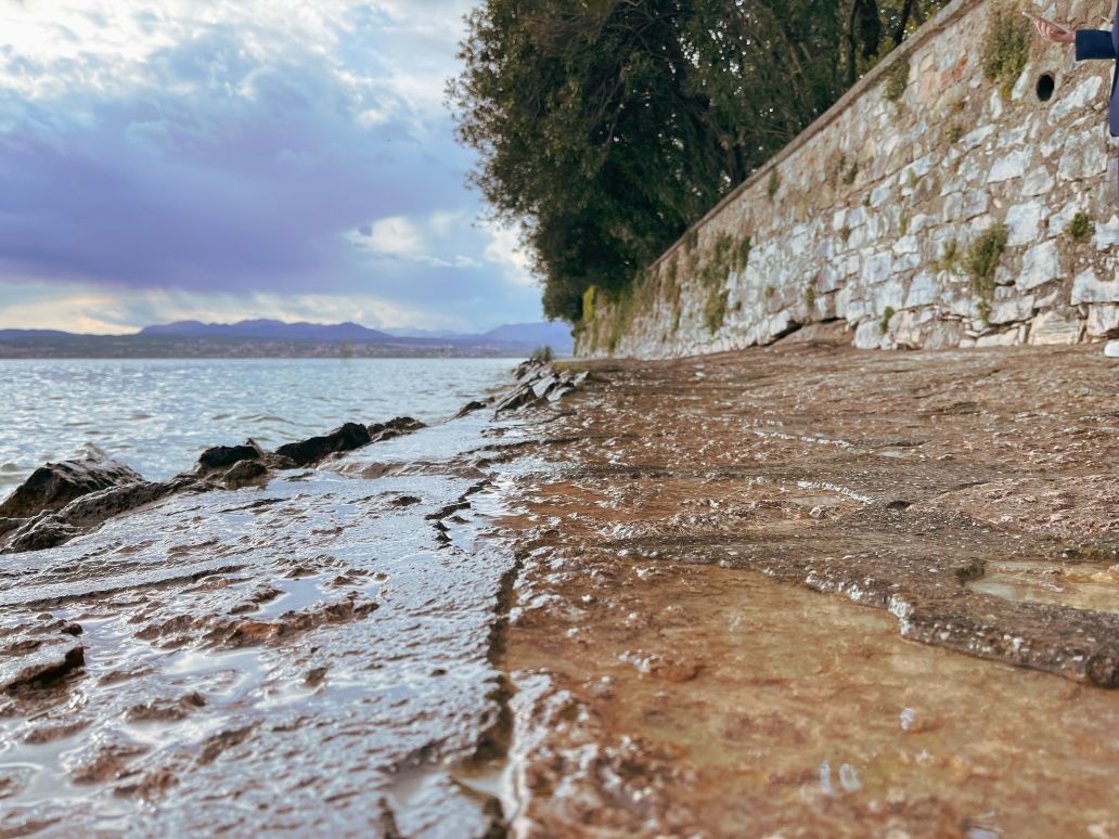 acqua presente sulla passeggiata delle ricordanze poetiche