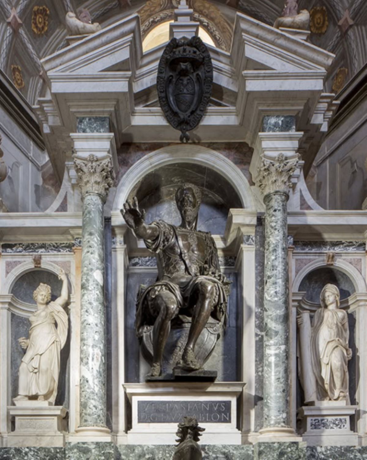 statua di vespasiano gonzaga nella chiesa dell'incoronata