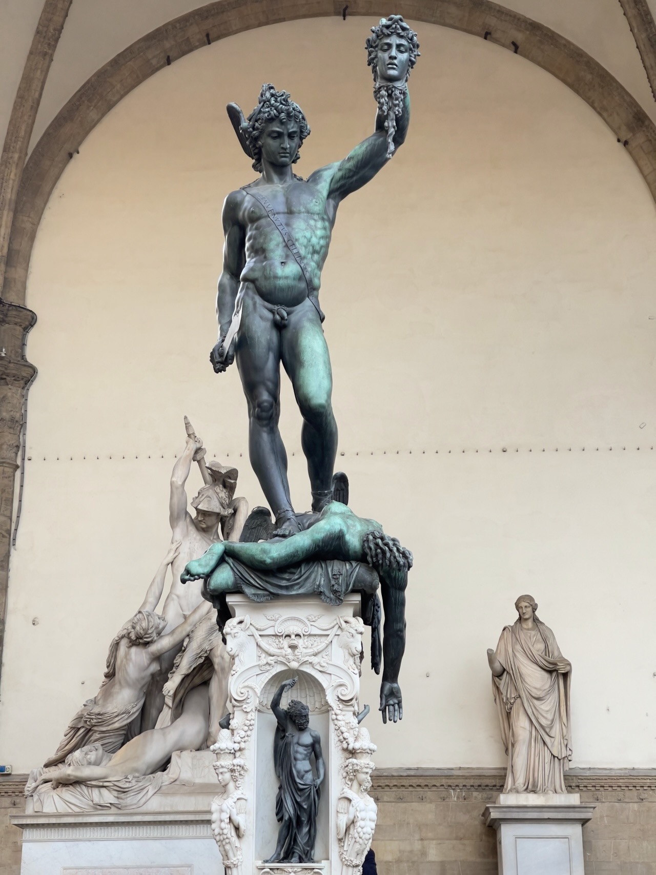 loggia signoria perseo con la testa di medusa